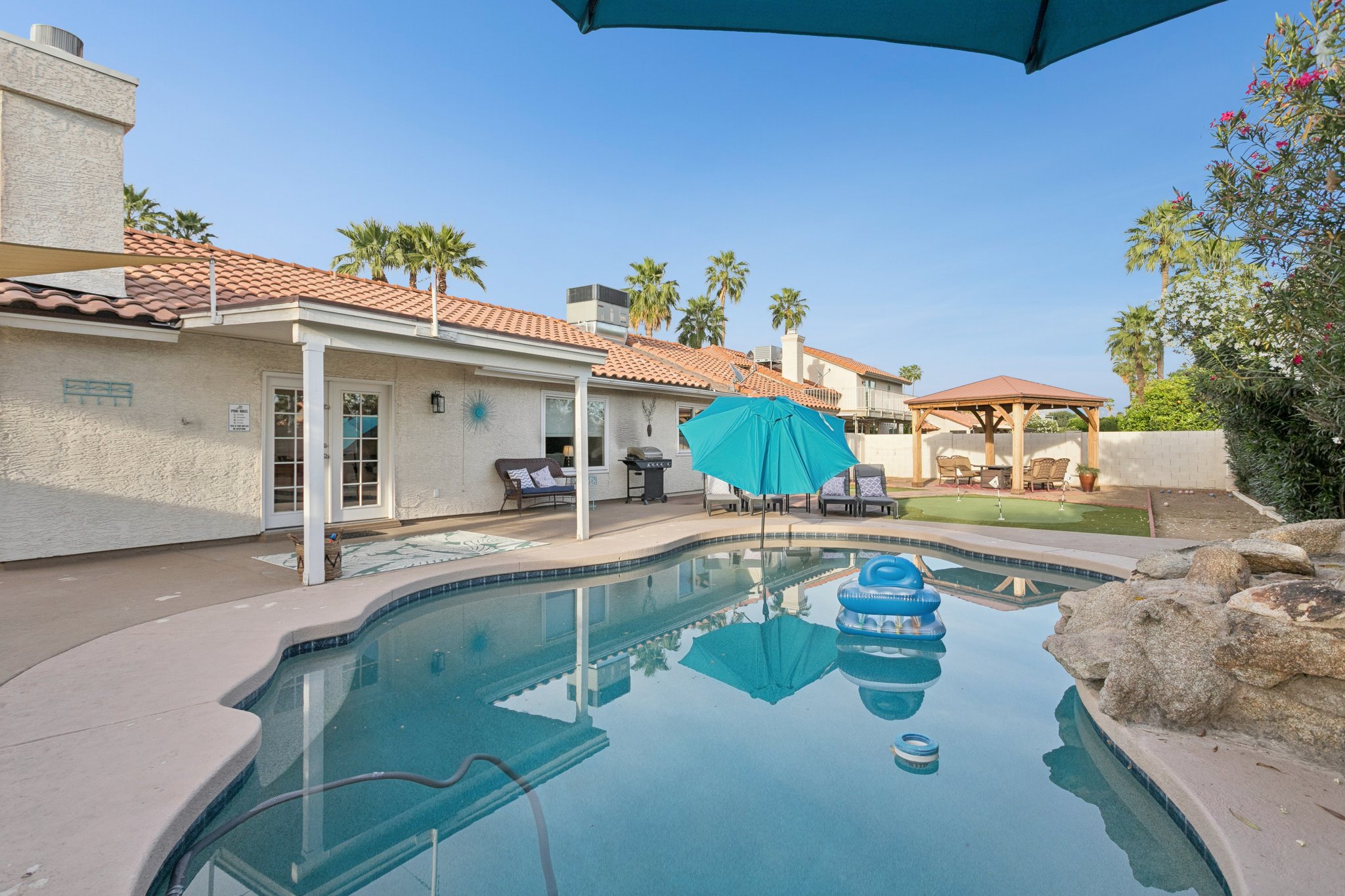 6025 E Beck Ln - 041.jpg