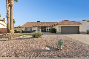 6025 E Beck Ln - 001.jpg