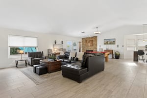 6025 E Beck Ln - 006.jpg