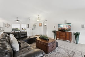 6025 E Beck Ln - 010.jpg