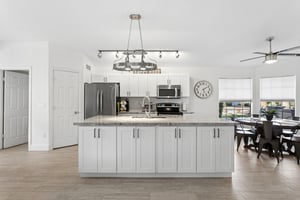 6025 E Beck Ln - 015.jpg