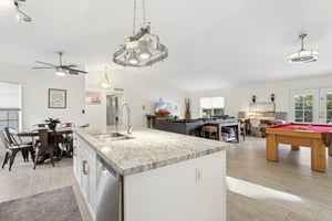 6025 E Beck Ln - 019.jpg