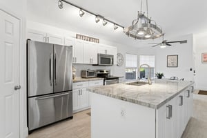 6025 E Beck Ln - 020.jpg