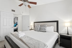 6025 E Beck Ln - 031.jpg