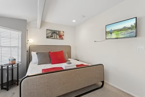 6025 E Beck Ln - 037.jpg