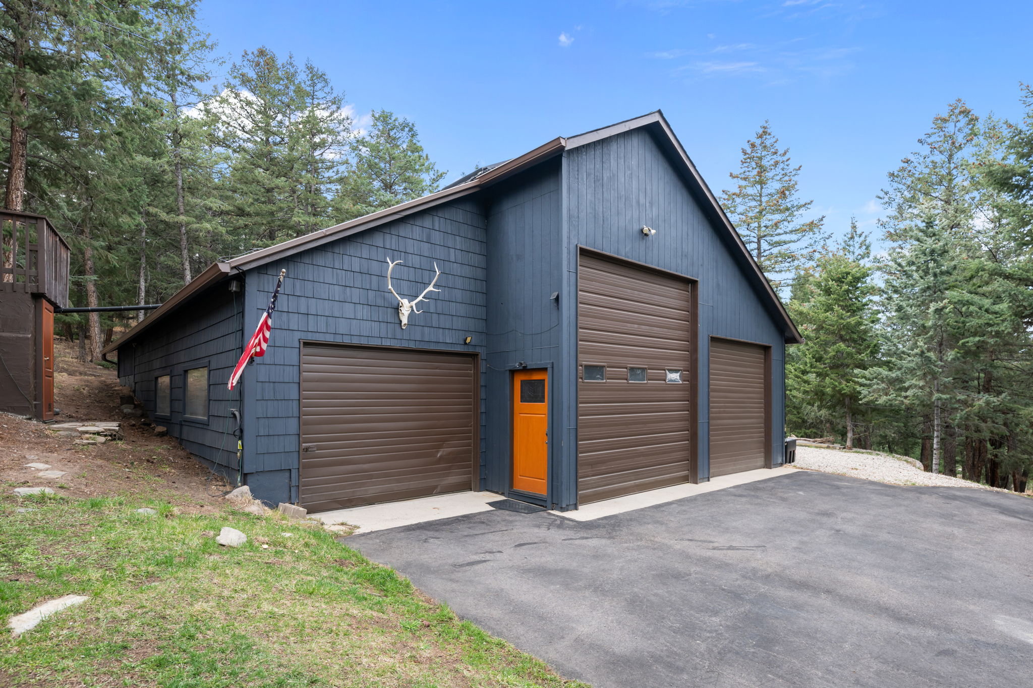 Barn/Workshop 2,258 Square Feet