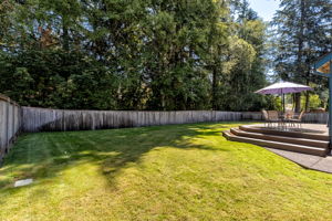 This yard has been well taken care of.