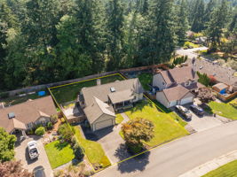 Overhead view shows you the generous yard.