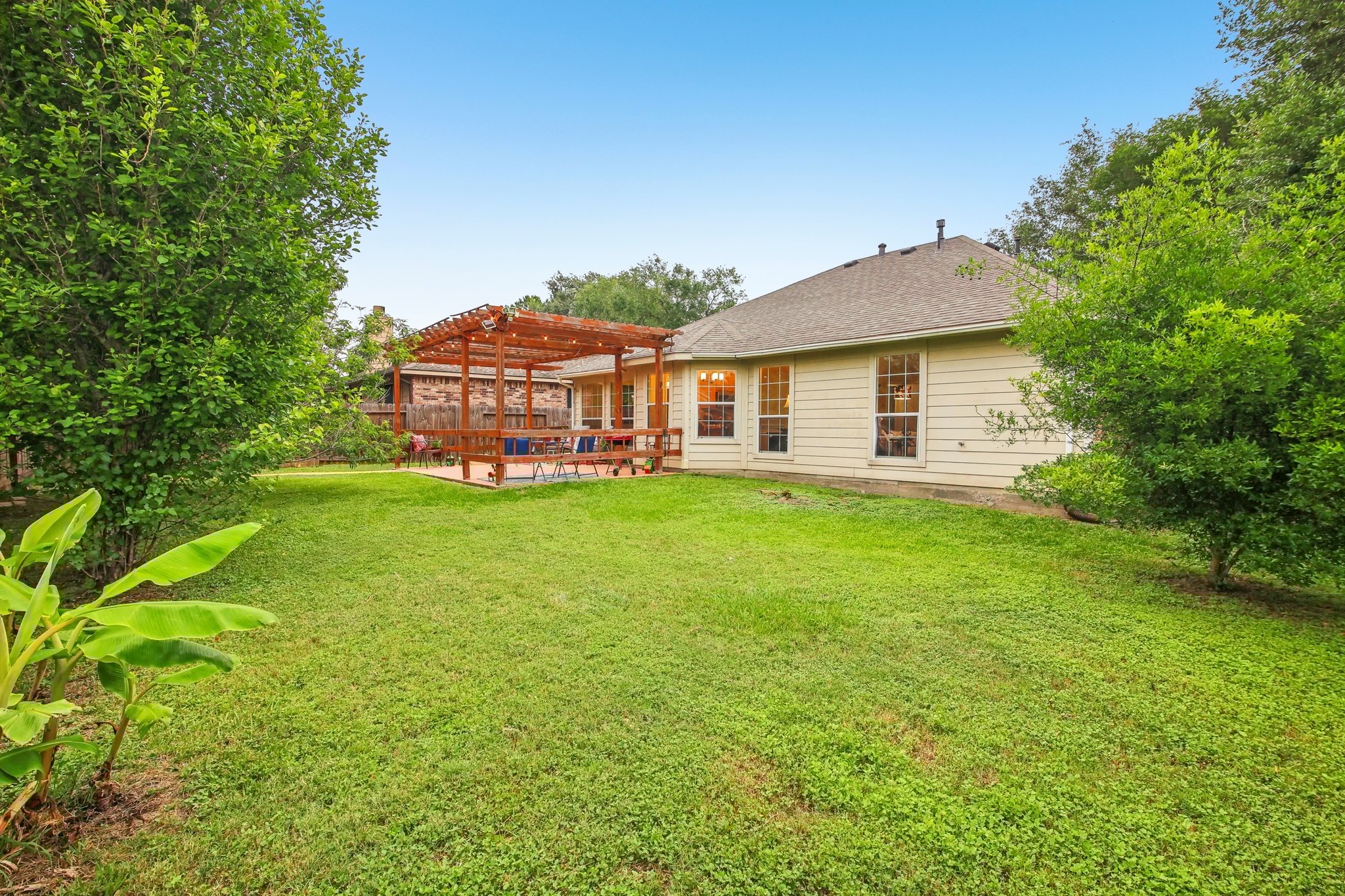 Brazos Trace Dr-0305-035.jpg