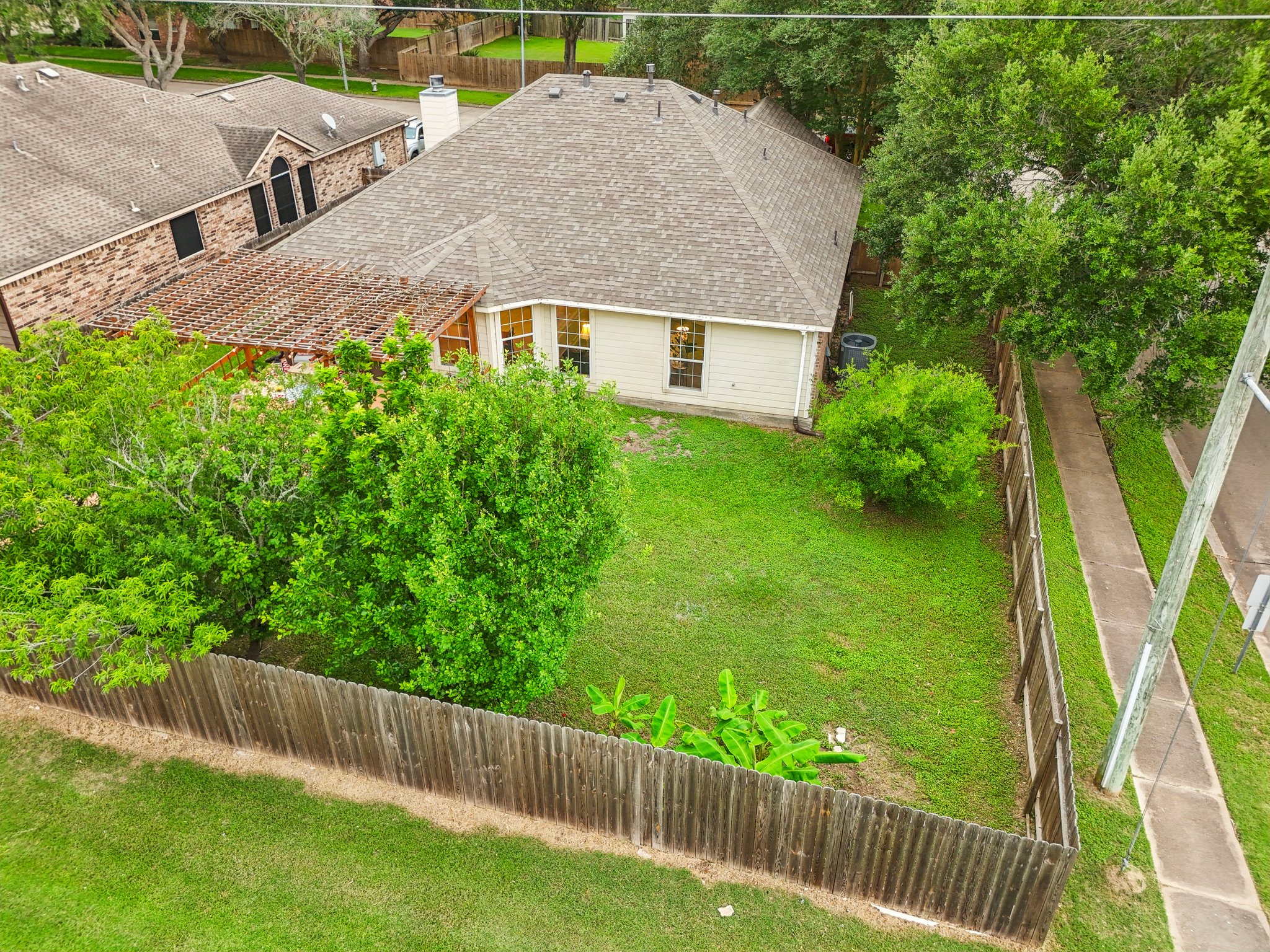 Brazos Trace Dr-0305-052.jpg
