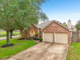 Brazos Trace Dr-0305-038.jpg