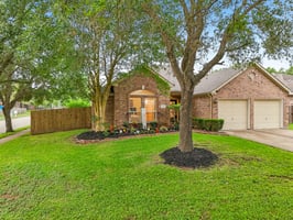 Brazos Trace Dr-0305-041.jpg