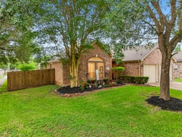 Brazos Trace Dr-0305-043.jpg