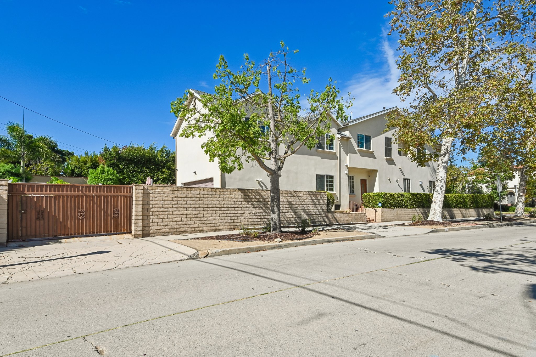 N Las Palmas Ave-S1708-002.jpg