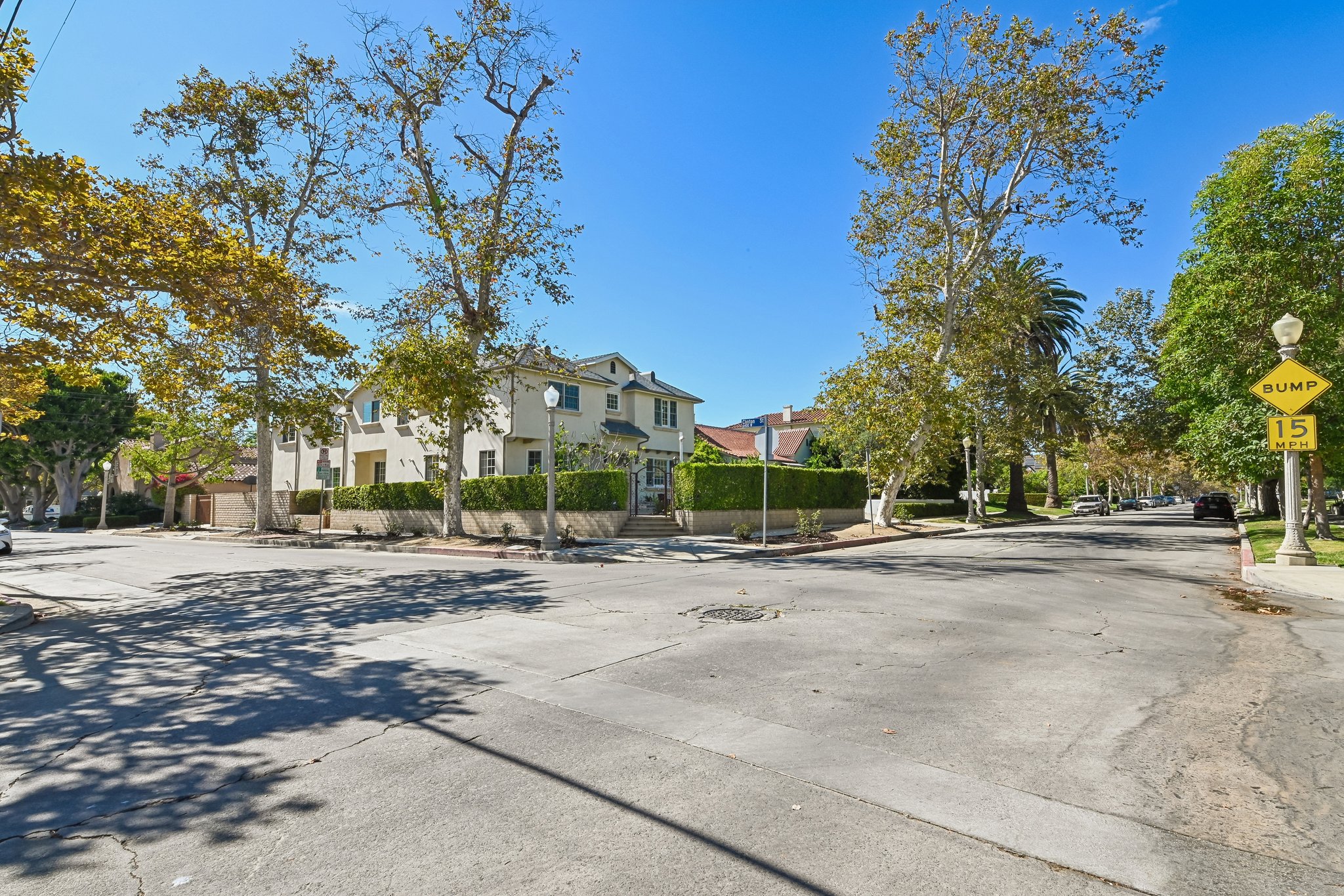 N Las Palmas Ave-S1708-003.jpg