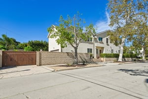 N Las Palmas Ave-S1708-002.jpg
