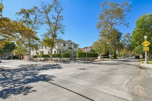 N Las Palmas Ave-S1708-003.jpg