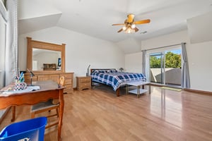 N Las Palmas Ave-S1708-042.jpg
