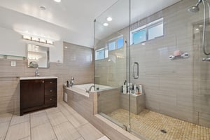 N Las Palmas Ave-S1708-048.jpg