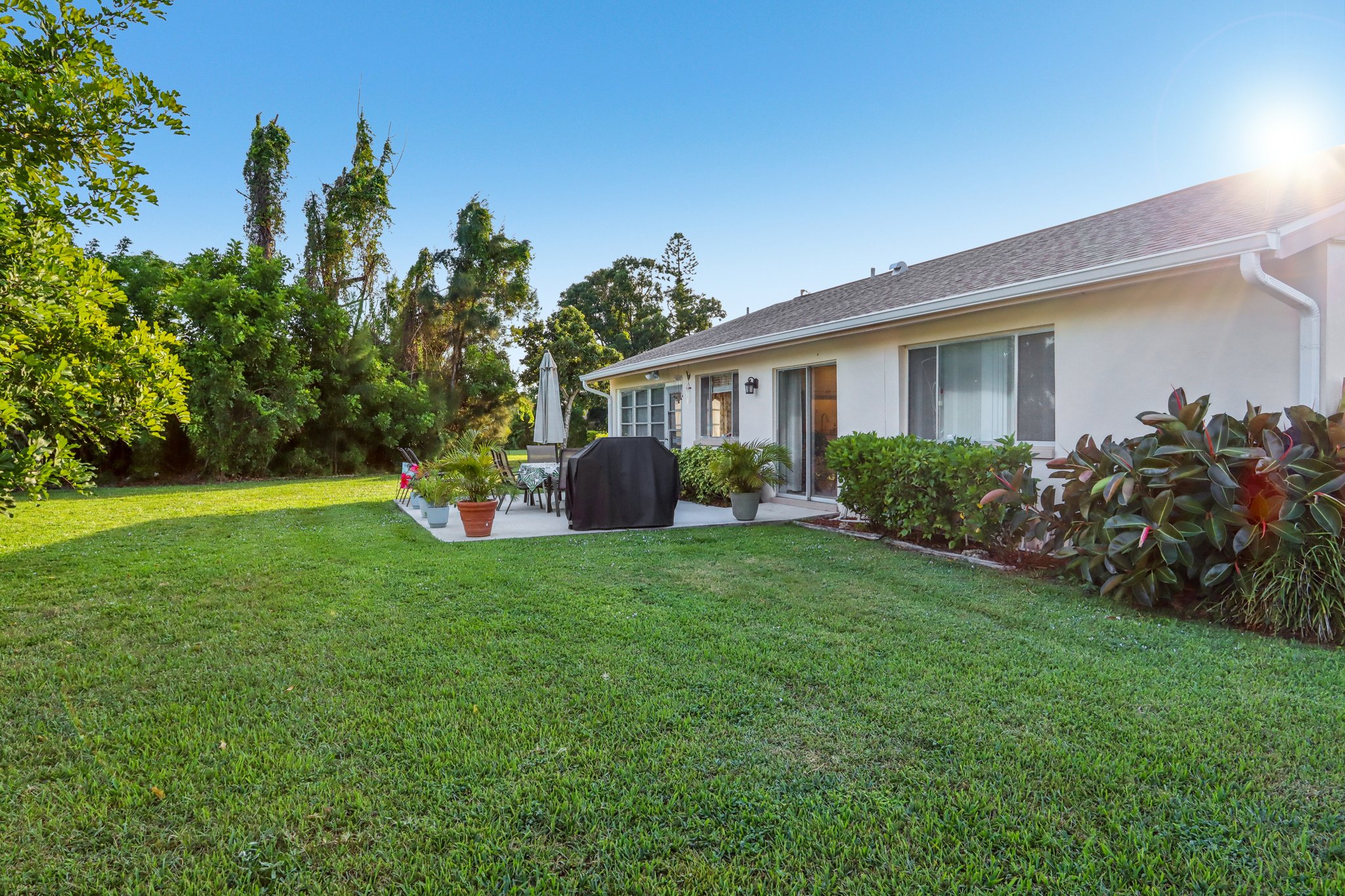 NE 17th Pl-S2510-028.jpg