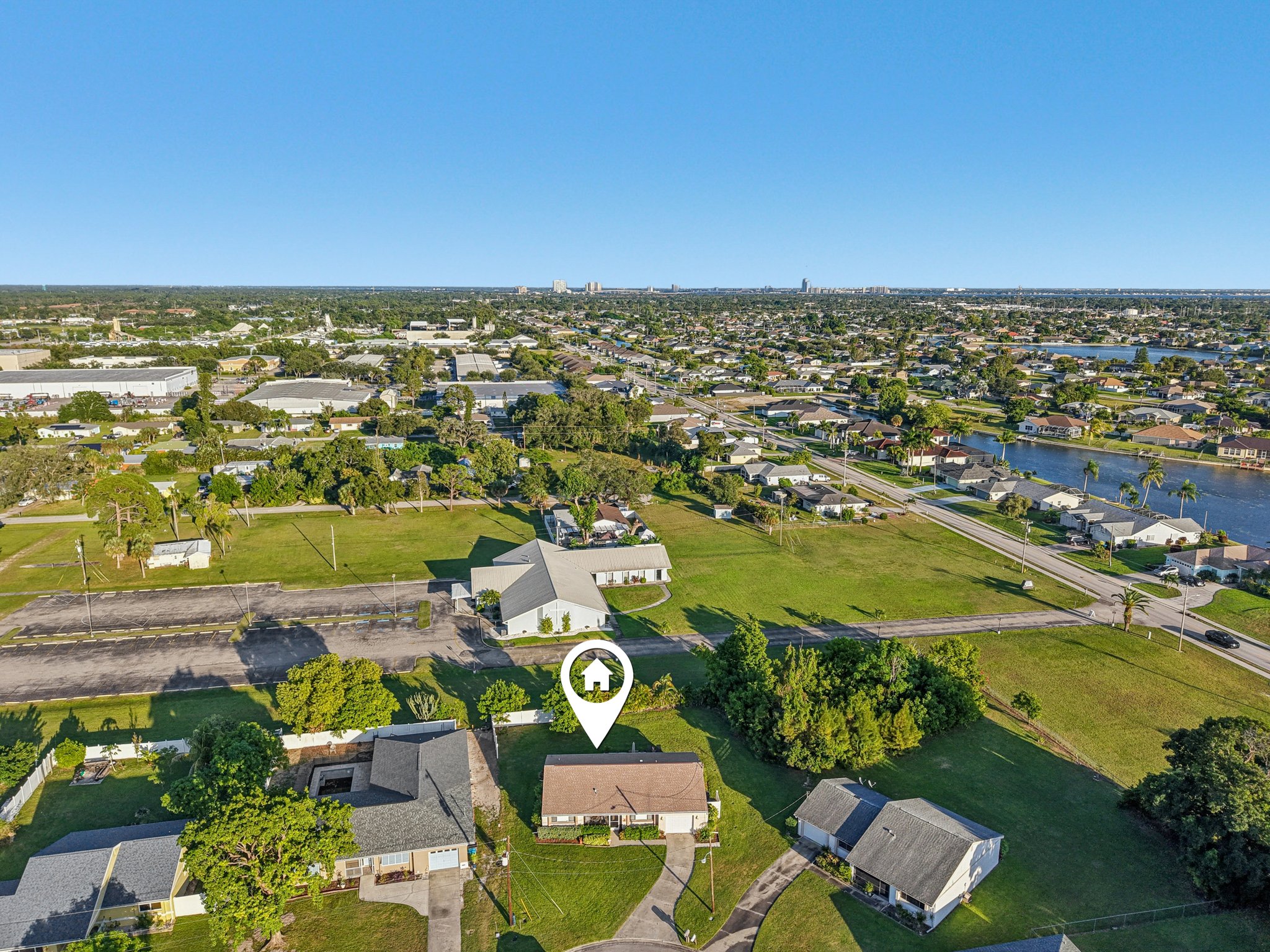 NE 17th Pl-S2510-037.jpg