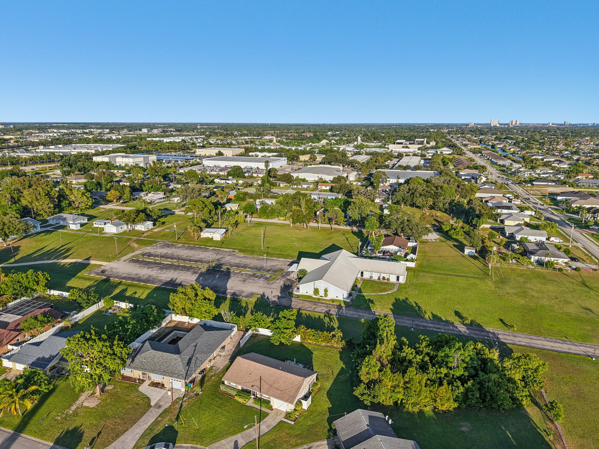 NE 17th Pl-S2510-038.jpg