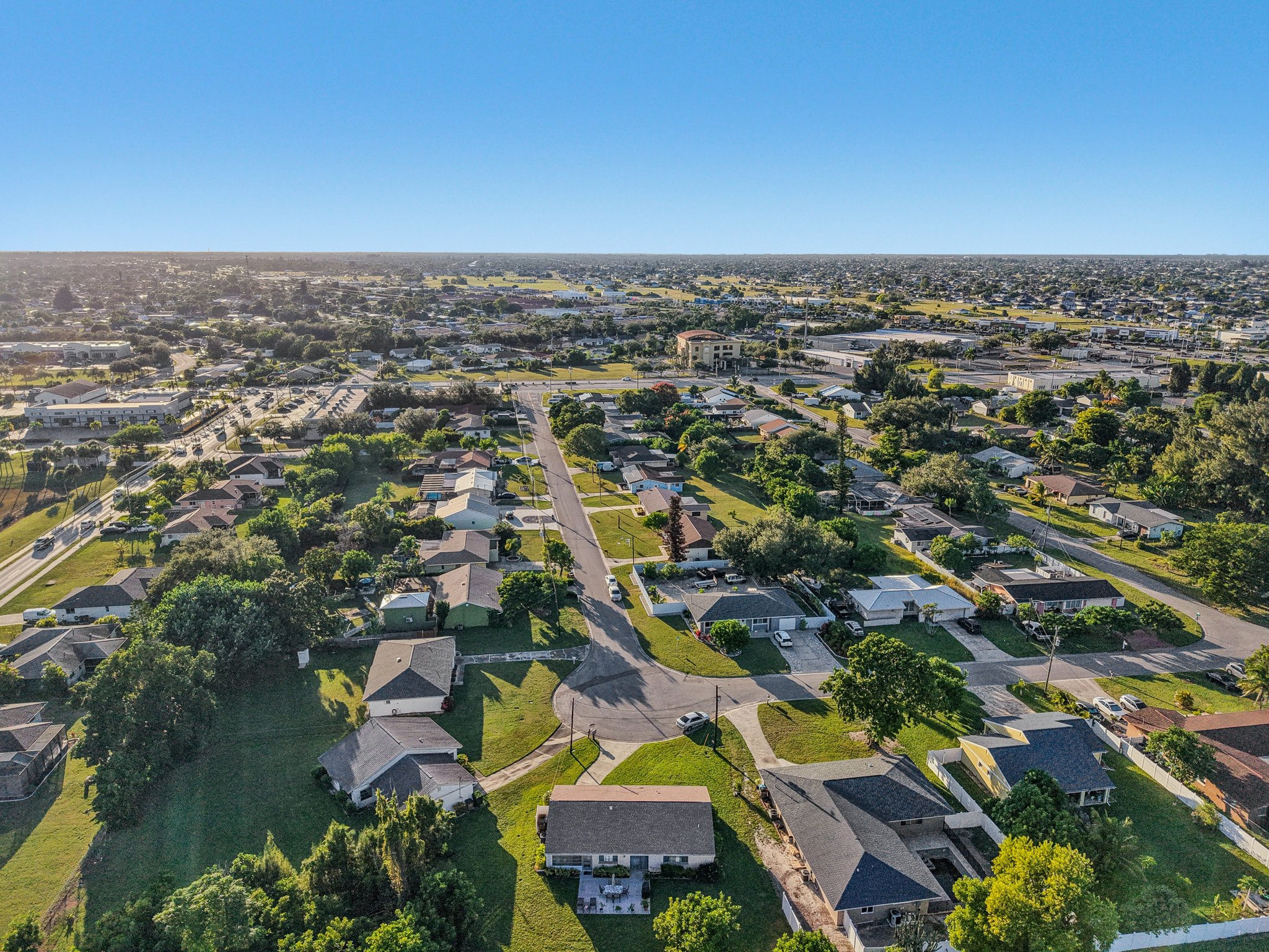 NE 17th Pl-S2510-040.jpg