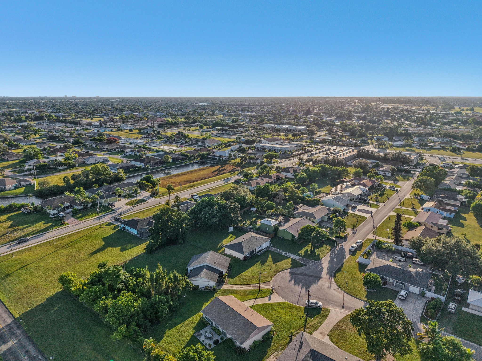 NE 17th Pl-S2510-041.jpg