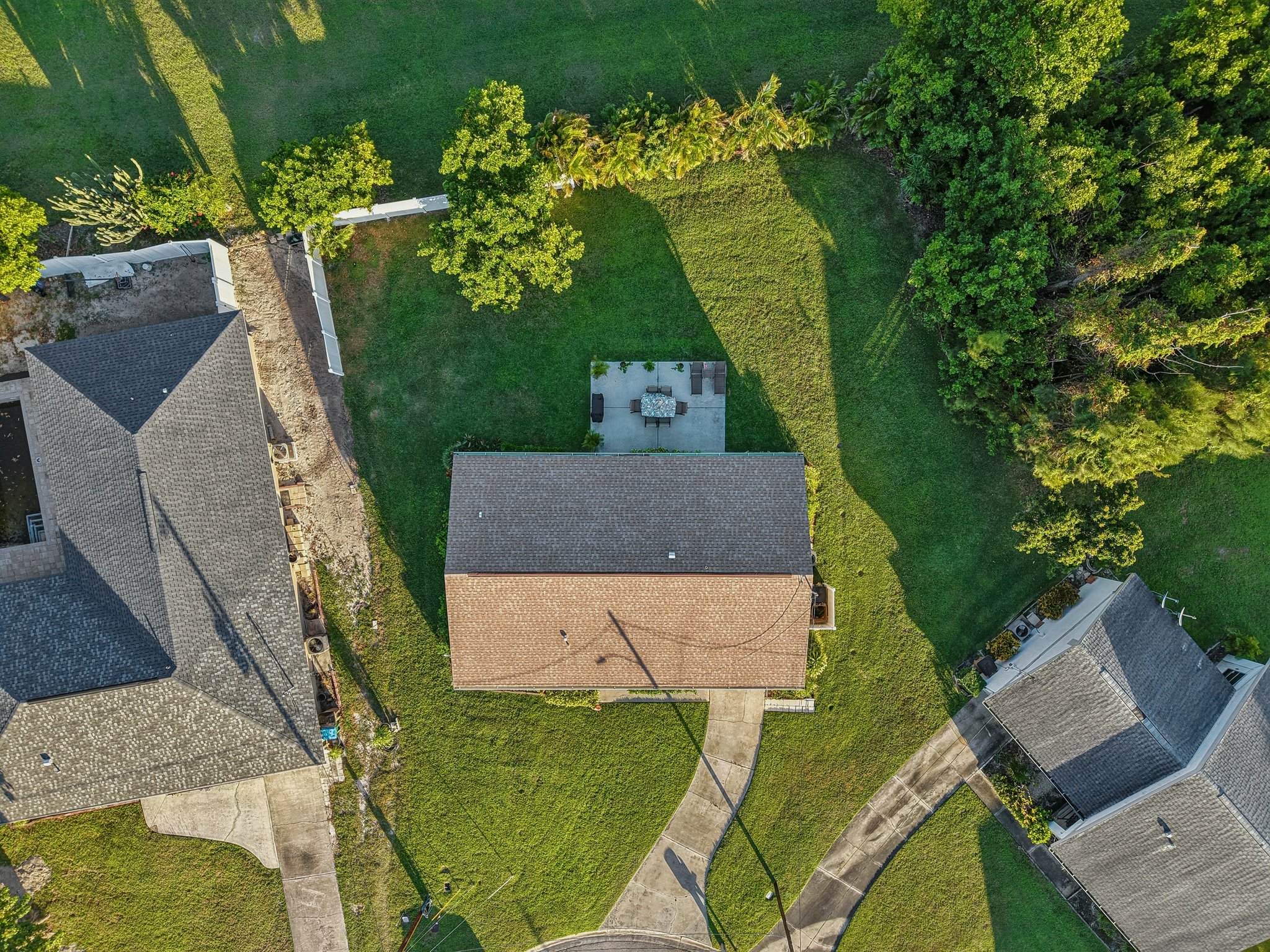 NE 17th Pl-S2510-047.jpg