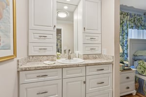 NE 17th Pl-S2510-017.jpg