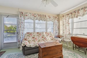 NE 17th Pl-S2510-020.jpg