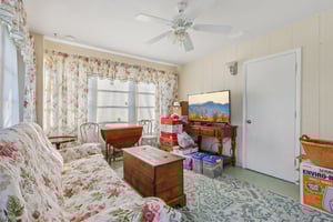 NE 17th Pl-S2510-021.jpg