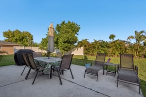 NE 17th Pl-S2510-025.jpg