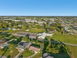 NE 17th Pl-S2510-038.jpg