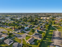 NE 17th Pl-S2510-039.jpg