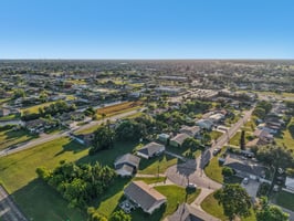 NE 17th Pl-S2510-041.jpg