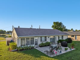 NE 17th Pl-S2510-045.jpg