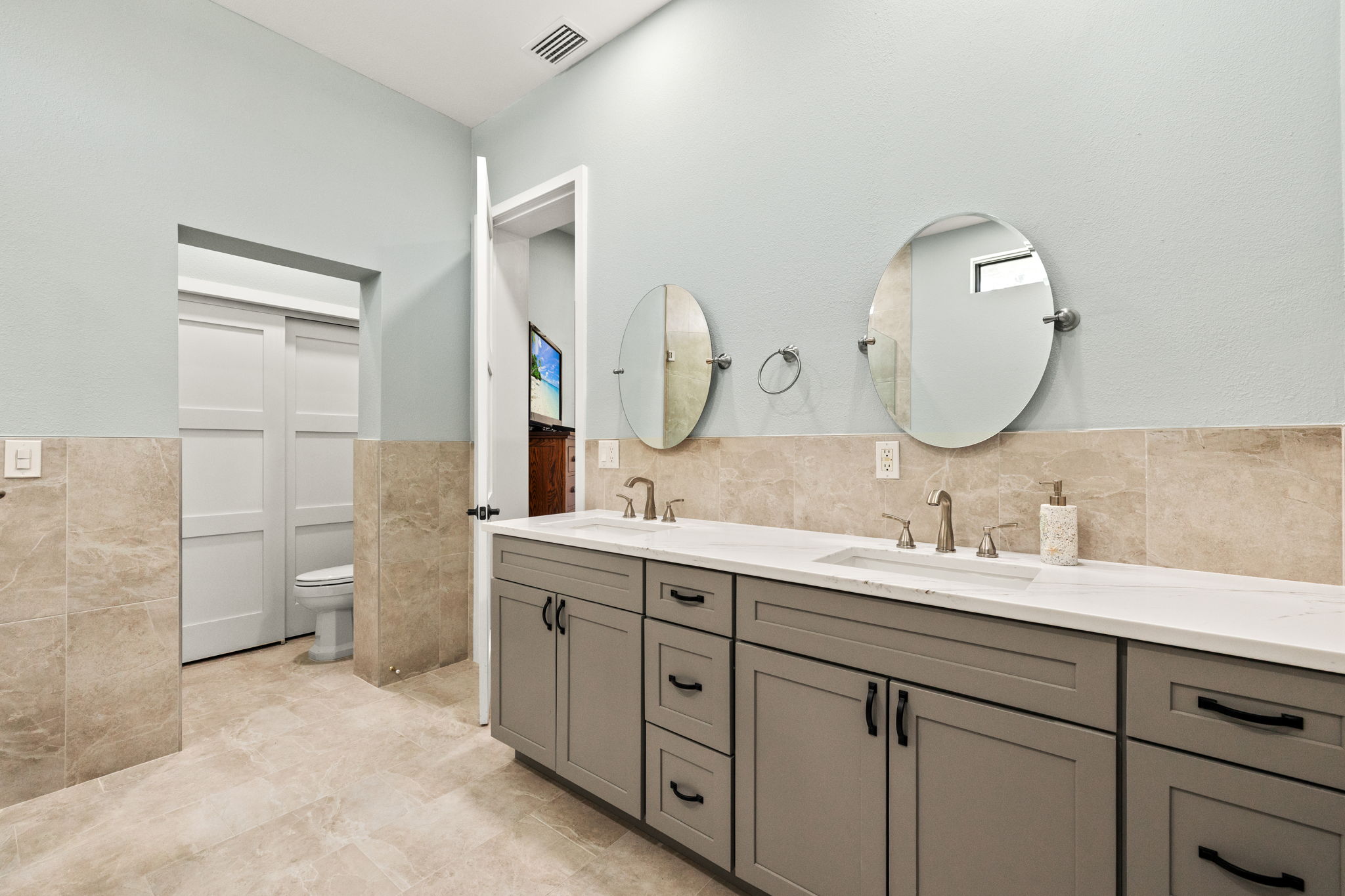 Guest Bathroom 2 - 2 of 2