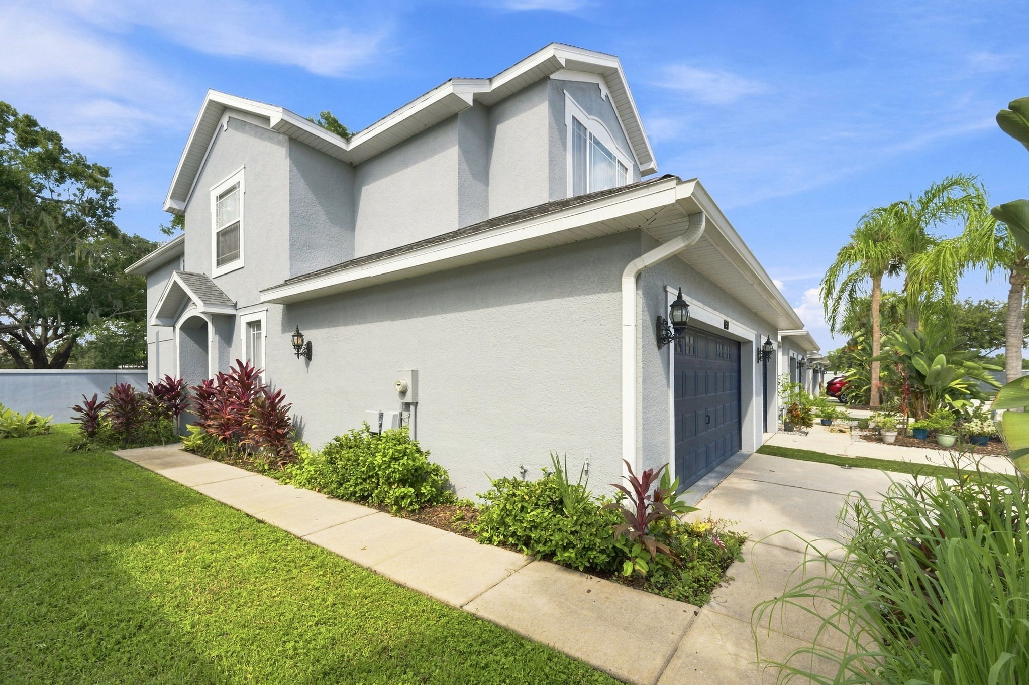 Front Exterior5