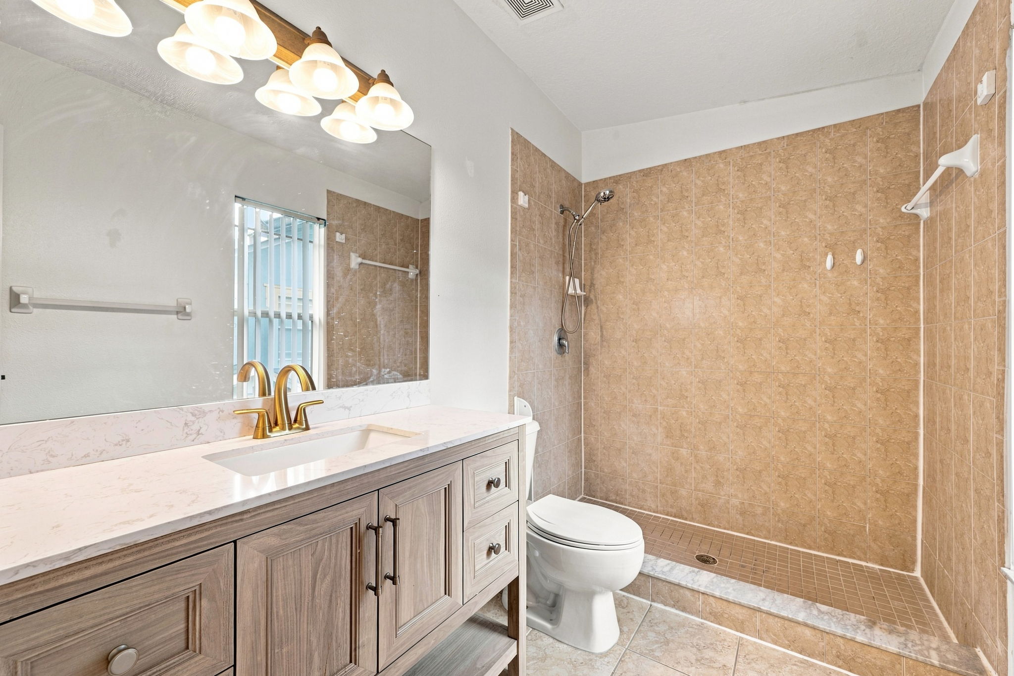 Upper Level Primary Bathroom