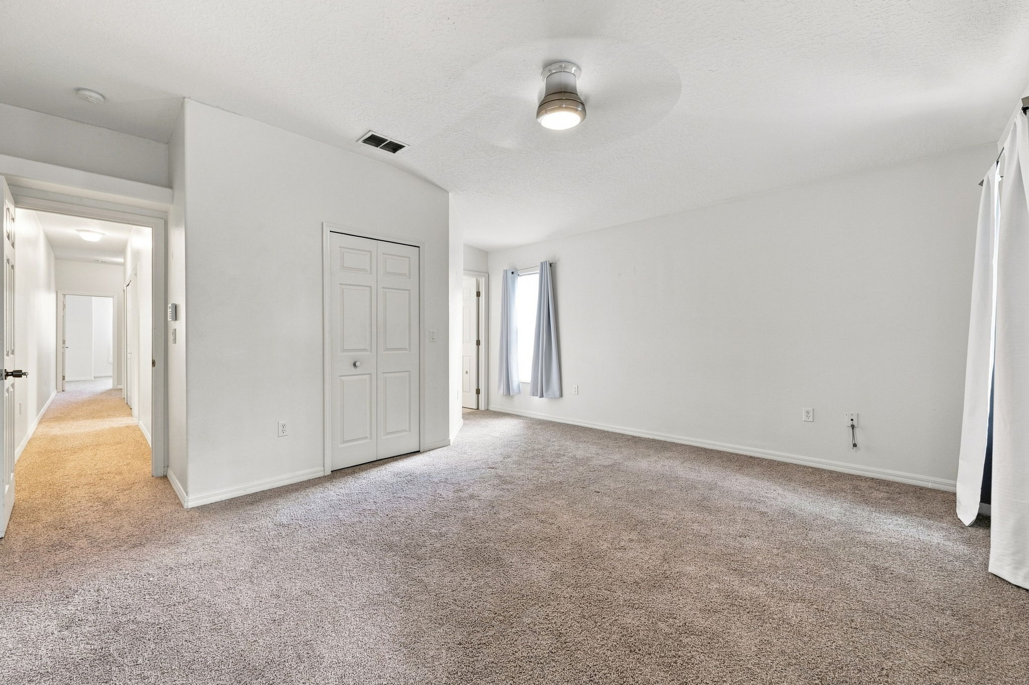 Upper Level Primary Bedroom1b