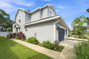 Front Exterior5
