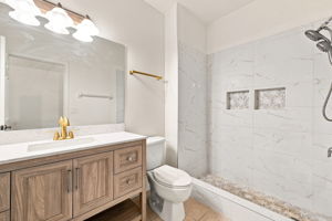 Upper Level Bathroom2