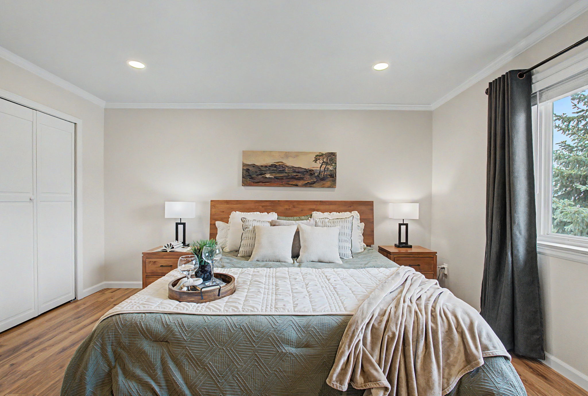 Modeled With a King Bed (For Reference)