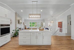 Custom Cabinetry & Quartz Counter