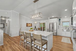 Spacious & Functional Main Floor
