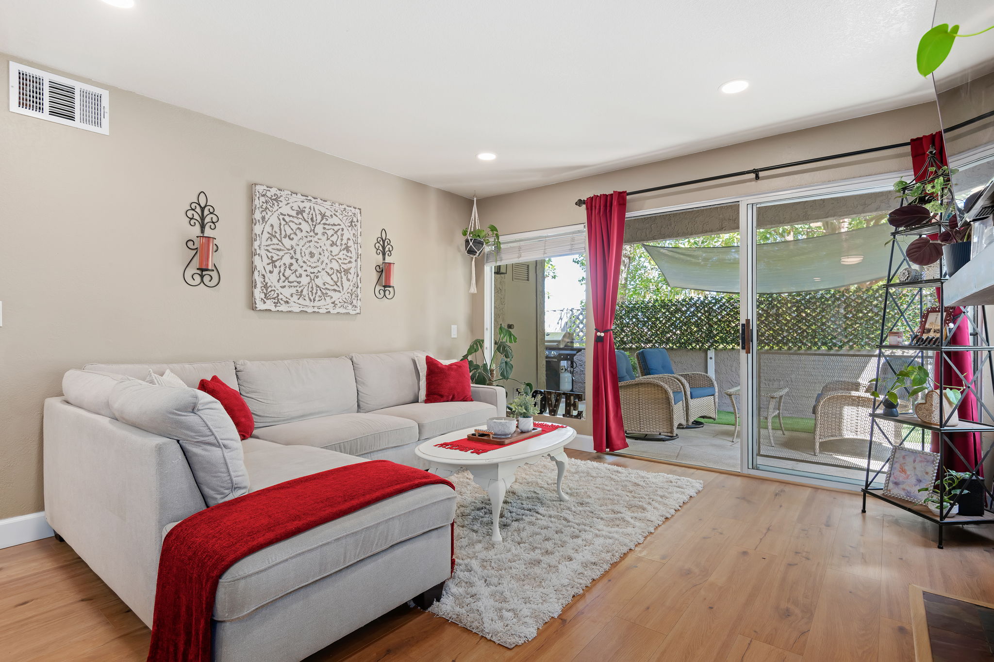 03-Living Room