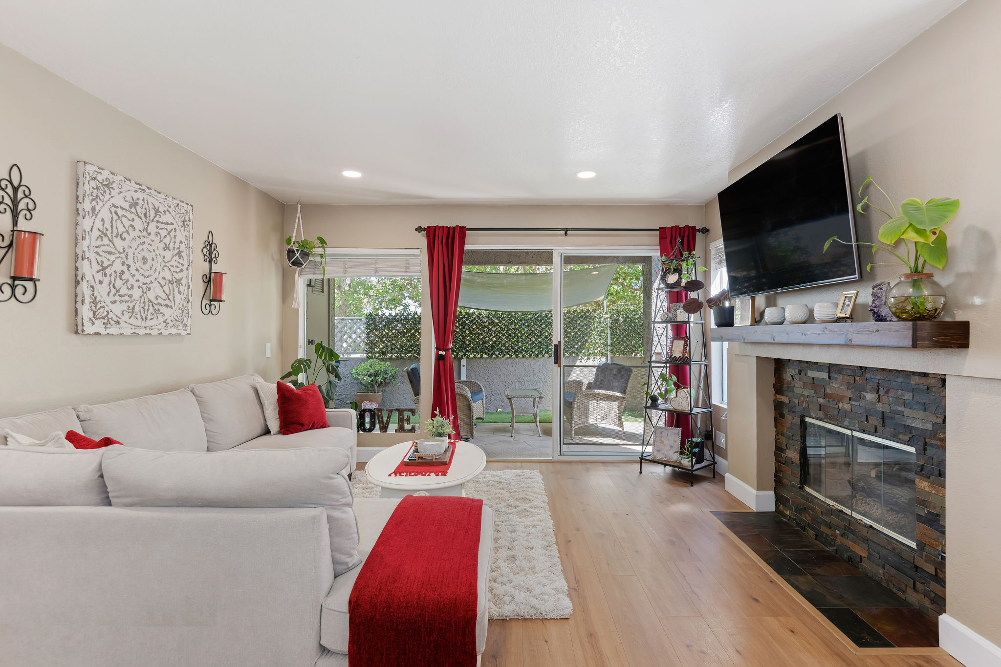04-Living Room