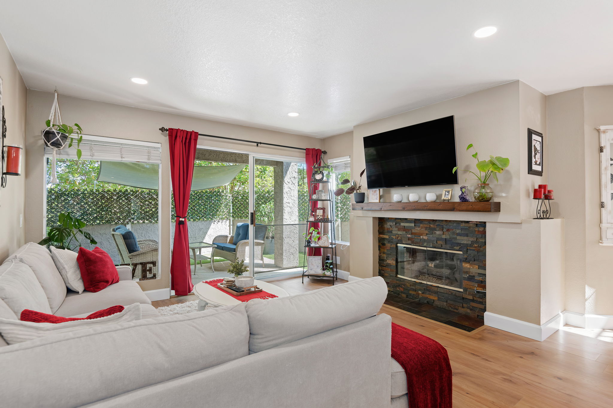 05-Living Room