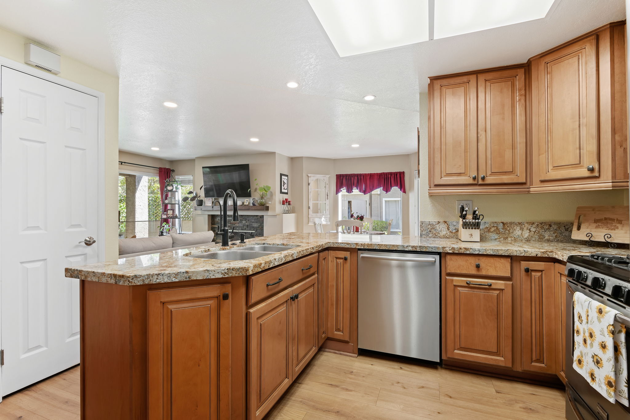 10-Kitchen